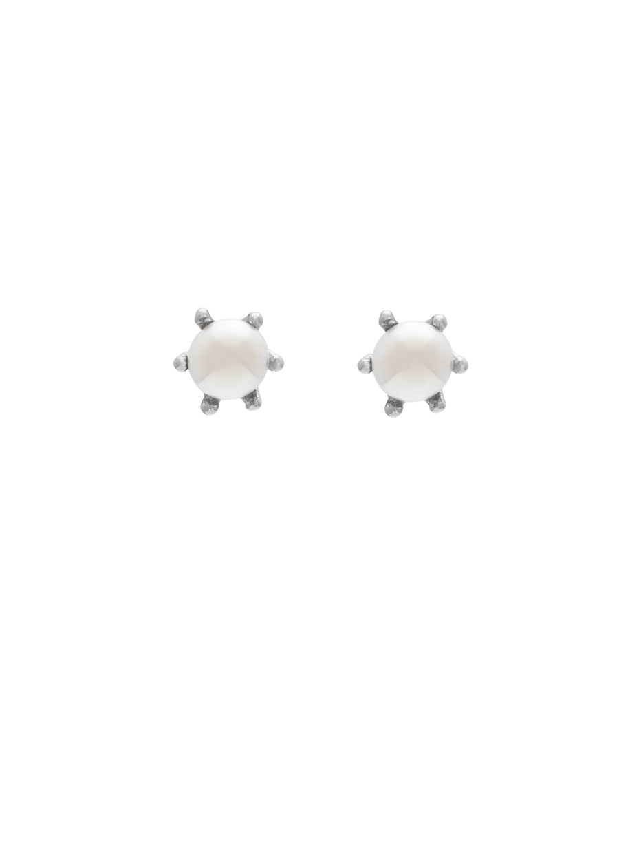 Pair of silver earrings with a central pearl on a white background
